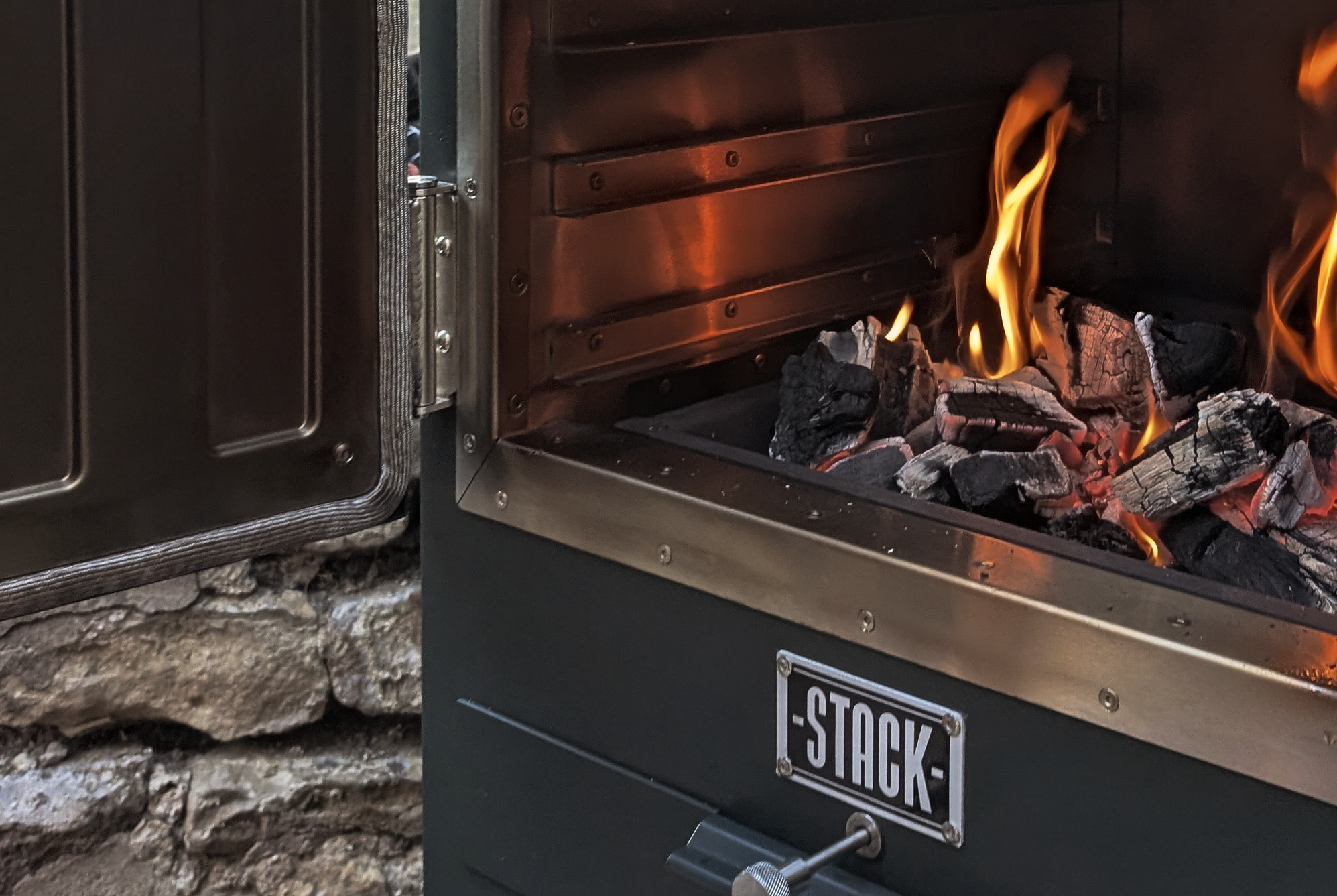 STACK Charcoal Oven | Outdoor BBQ, Smoker & Pizza Oven | Gardenbox