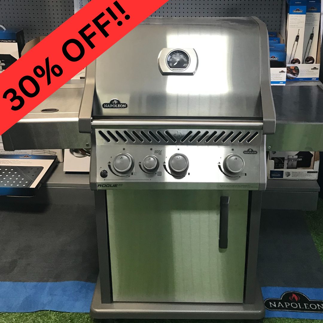 EX-DISPLAY SALE: 30% OFF RRP. 1 ONLY  Napoleon Rogue 425 XT 3 Burner Sizzle Zone £734..99