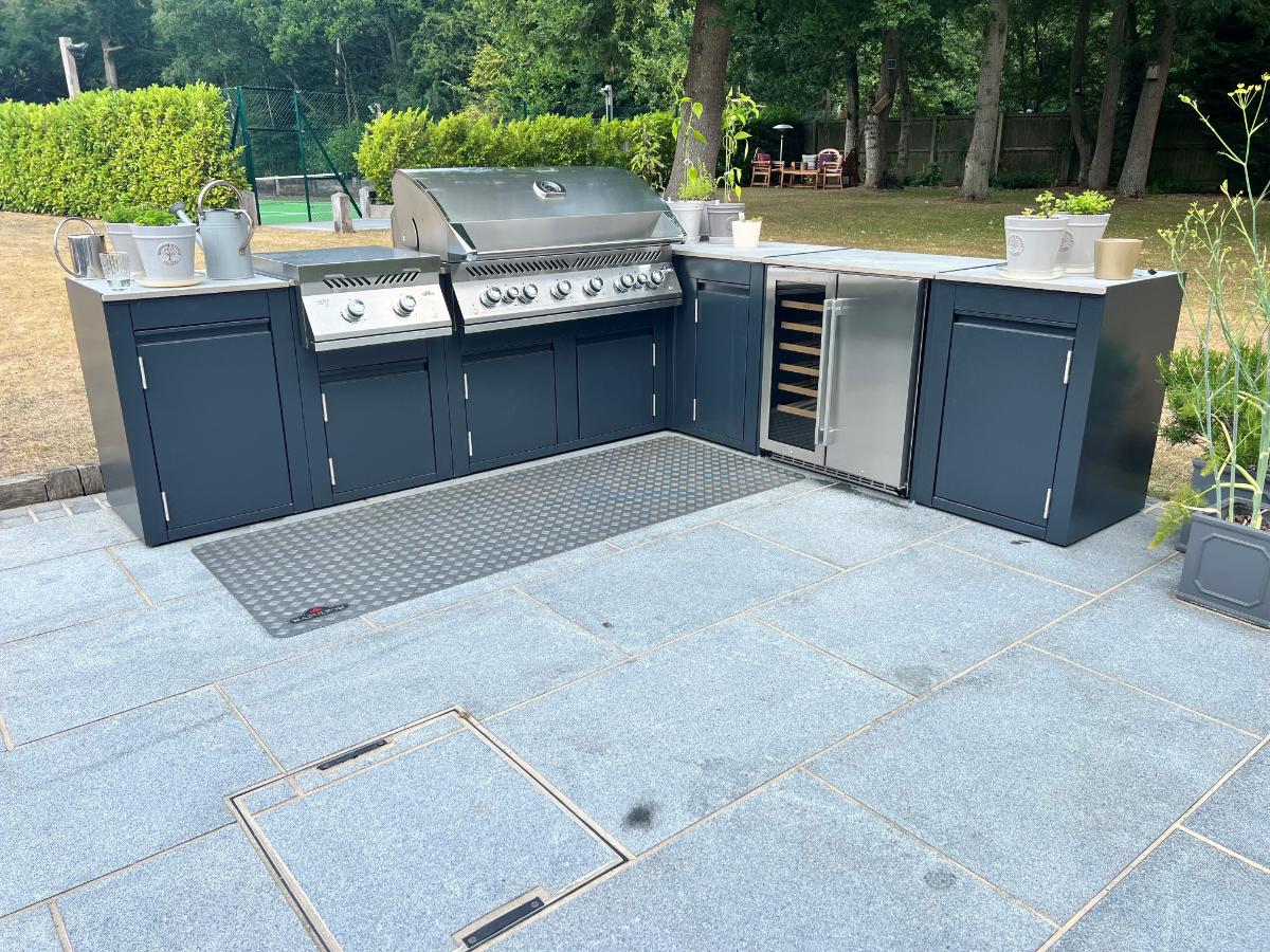 Spitfired Outdoor Kitchen 2000 with Gas BBQ & Wine Cooler