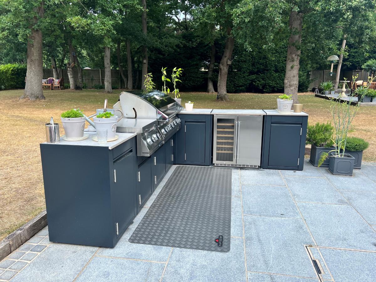 Spitfired Outdoor Kitchen 2000 with Gas BBQ & Wine Cooler