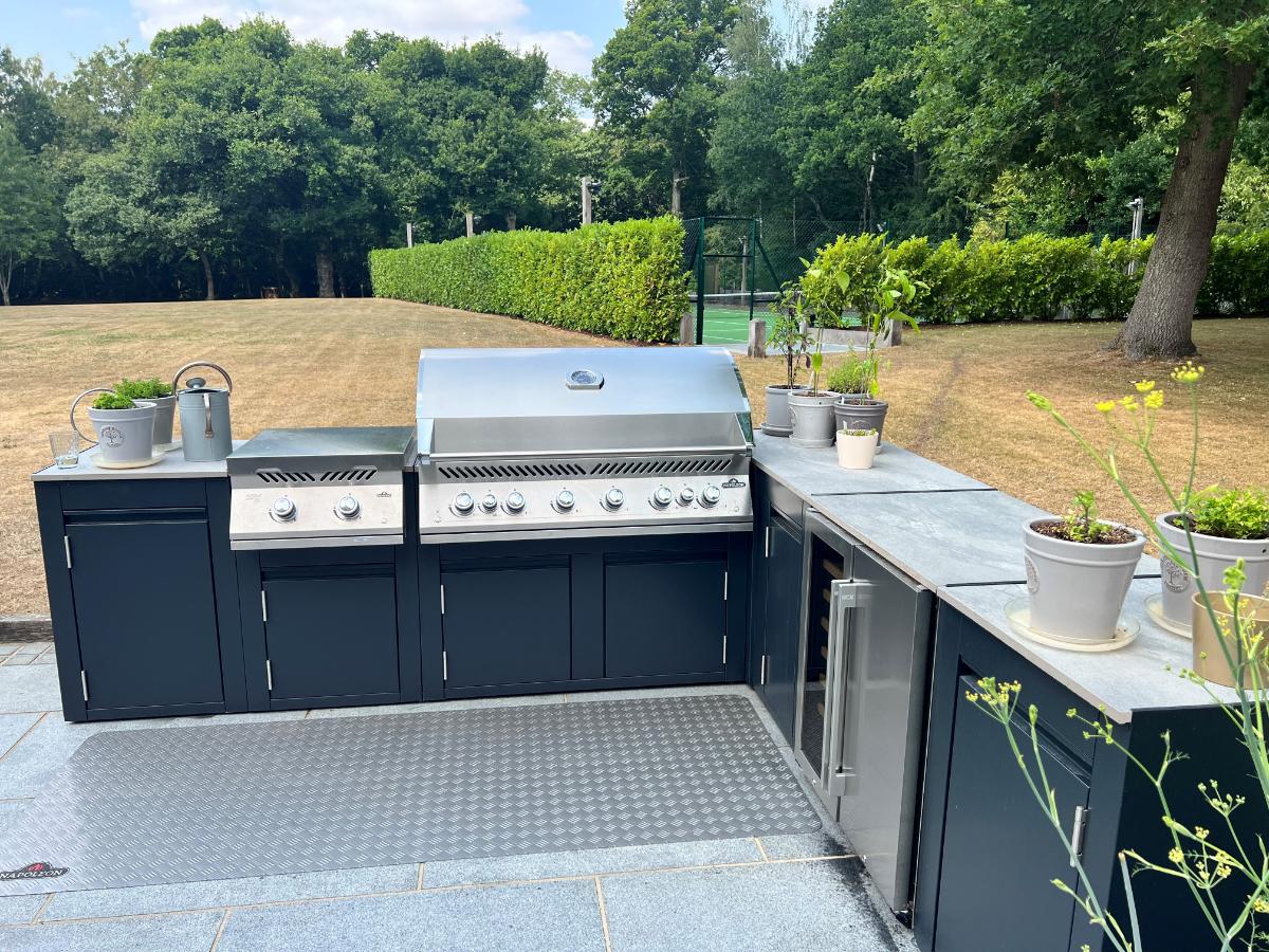 Spitfired Outdoor Kitchen 2000 with Gas BBQ & Wine Cooler