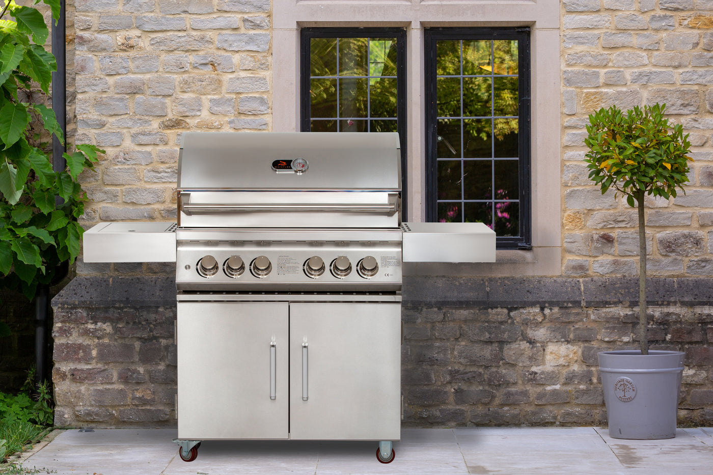 Whistler Bibury 4 Burner Gas Barbecue. FREE genuine cover and rotisserie kit. Only £1999