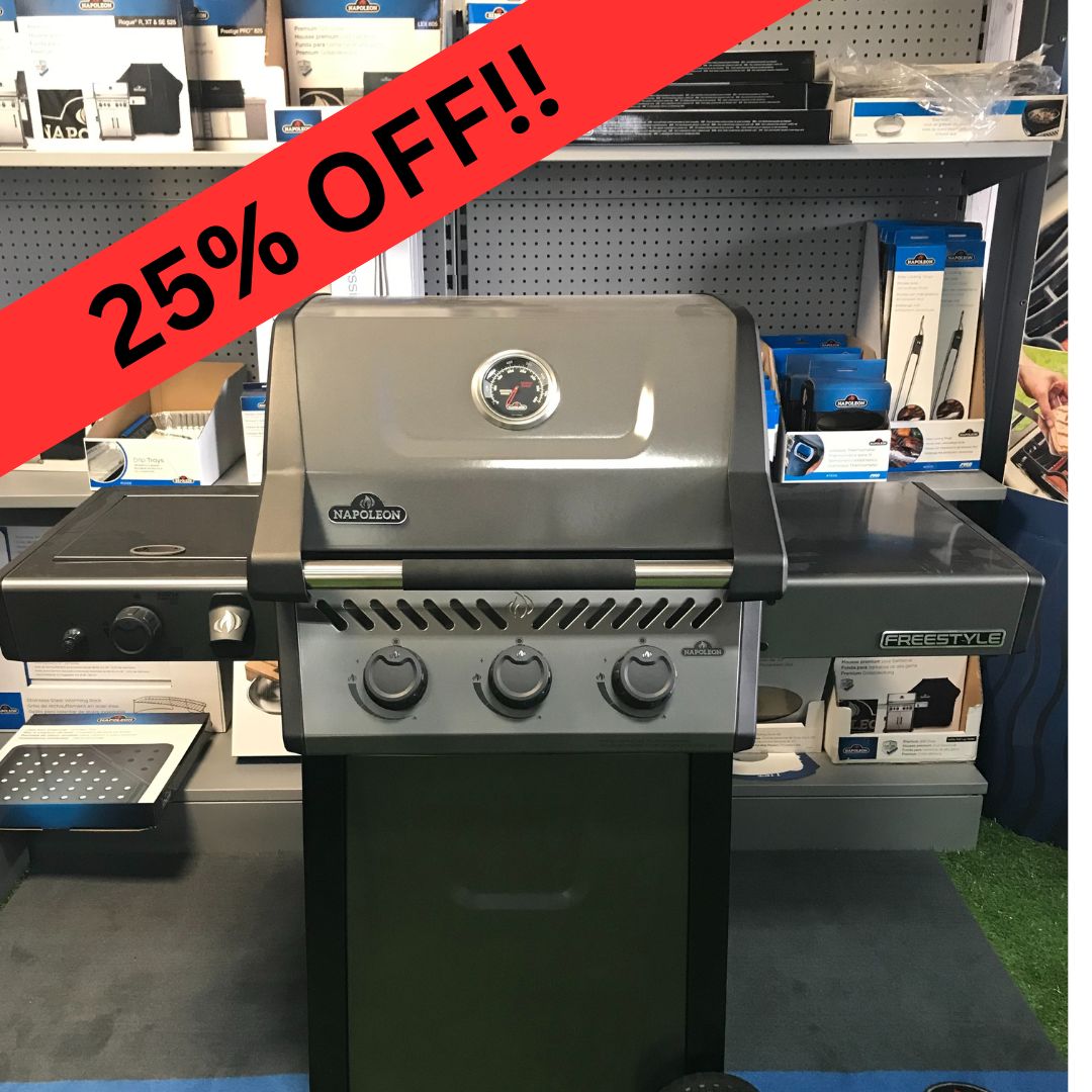 EX-DISPLAY SALE: 25% OFF RRP! Napoleon Freestyle 365 SIB 3 Burner Gas Barbecue. 1 ONLY £487.99