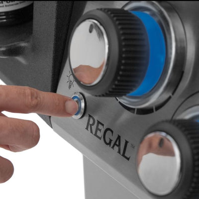 Broil King Regal S490 4 Burner Gas BBQ. Showroom model. Save £638 OFF RRP