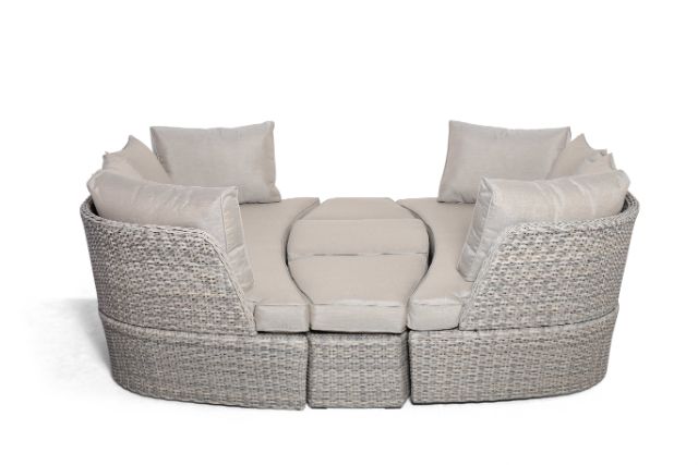 Cotswold Daybed by Maze Rattan