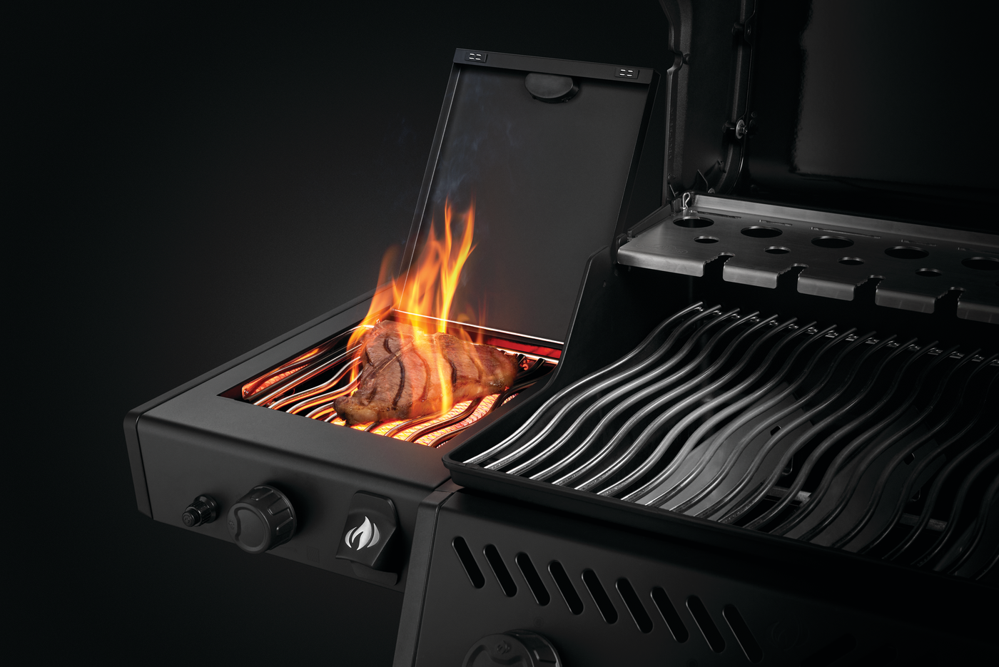 Napoleon Phantom Freestyle 425 4 Burner Gas Barbecue. GardenBox price only £854.99