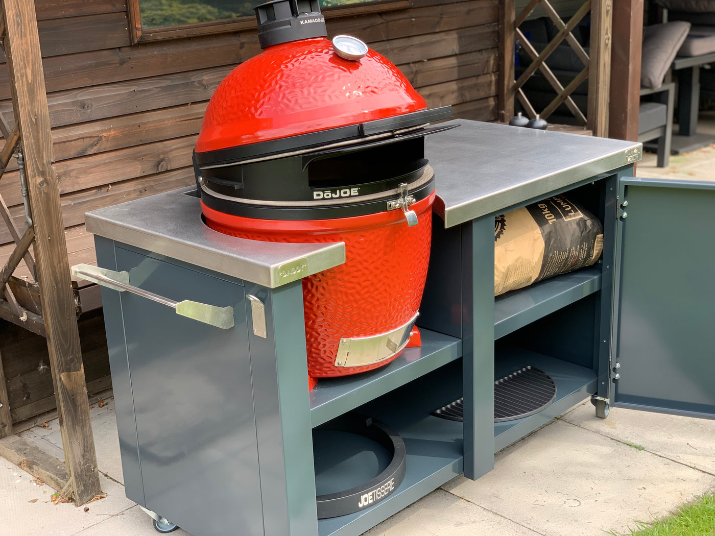 The Daddy Kamado Joe, Big Green Egg Outdoor Cooking Table. Superb bit of kit !