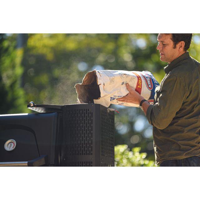 Masterbuilt Gravity Fed 560 Digital Charcoal Grill and Smoker - Gardenbox