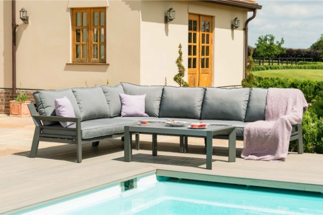 New York Corner Sofa Set by Maze Rattan