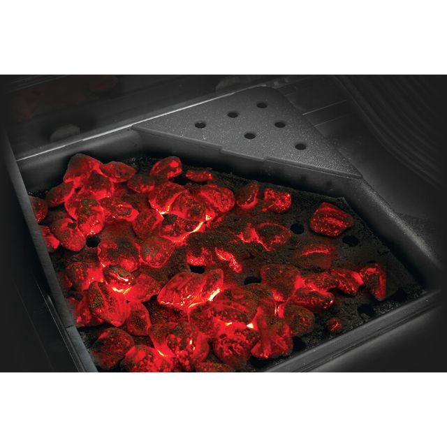 Napoleon Freestyle 425 4 Burner Gas Barbecue. GardenBox price only £550.99